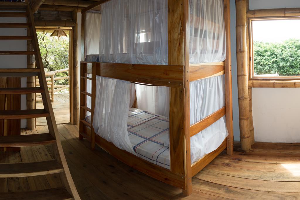 Hostal Monte Libano Puerto López Extérieur photo
