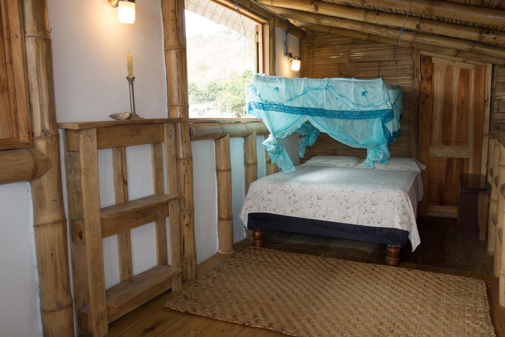 Hostal Monte Libano Puerto López Extérieur photo