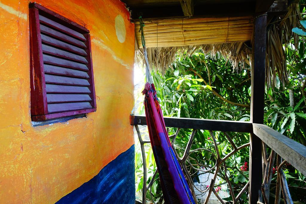 Hostal Monte Libano Puerto López Extérieur photo